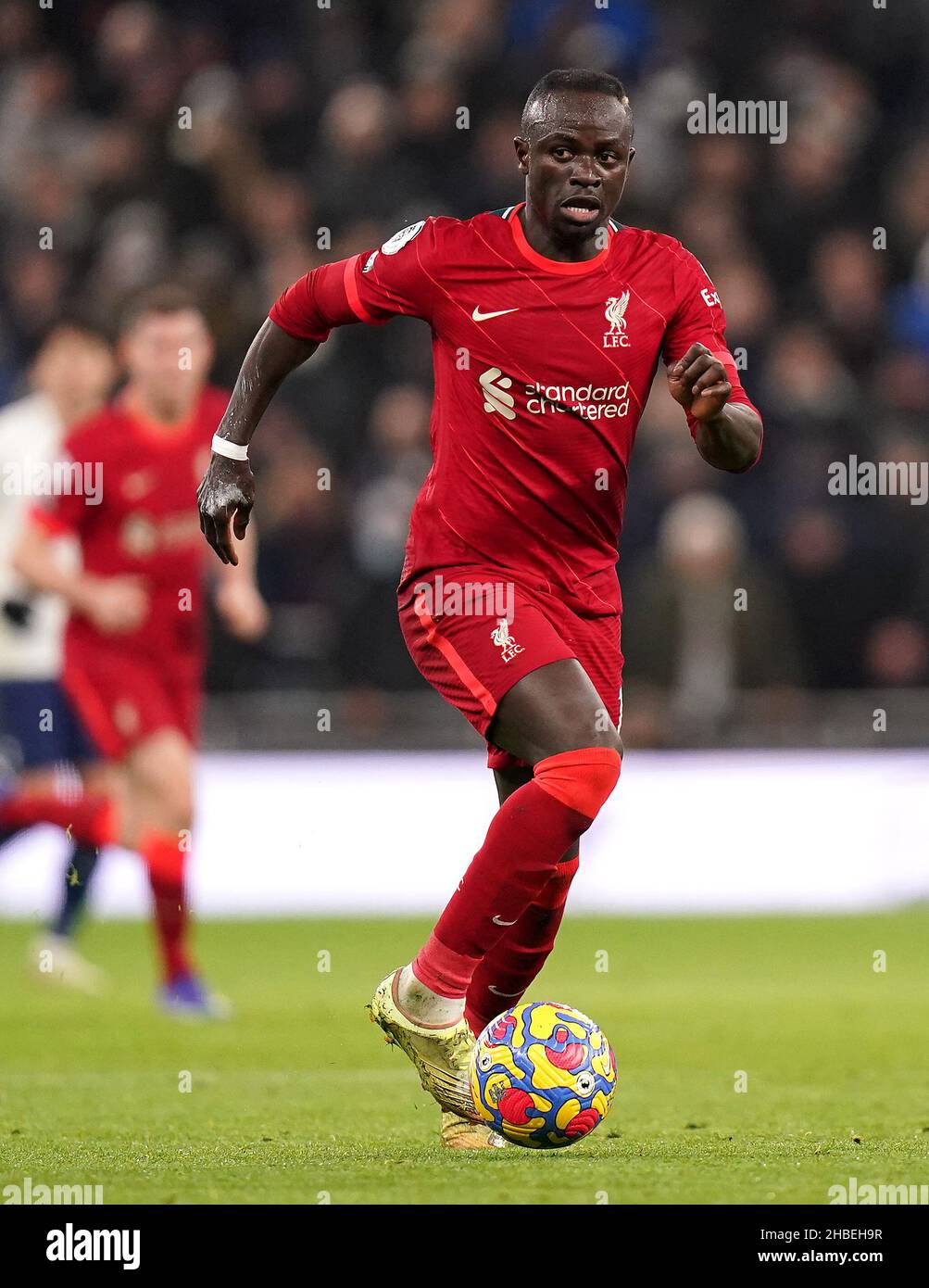 Sadio Mane de Liverpool en action pendant le match de la Premier League au Tottenham Hotspur Stadium, Londres.Date de la photo: Dimanche 19 décembre 2021. Banque D'Images