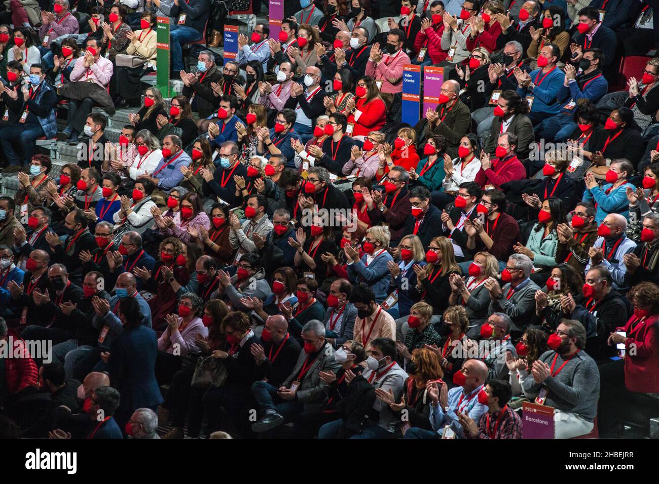 L'audience du congrès du PSC (Parti socialiste de Catalogne).Pedro Sanchez, Président du gouvernement espagnol, clôture le Congrès extraordinaire 'Goverar Catalunya, som-hi' (gouverner la Catalogne, ici nous sommes) de son parti, PSC (Parti socialiste de Catalogne)En Catalogne, s'adressant à la ratification du leader socialiste au Parlement de Catalogne, Salvador Illa, en tant que Premier secrétaire du parti, et avec qui le COPS veut s'établir comme l'alternative pour gouverner la Generalitat de Catalogne.Le Congrès qui s'est tenu au Centre international des congrès de Barcelone a également été atten Banque D'Images