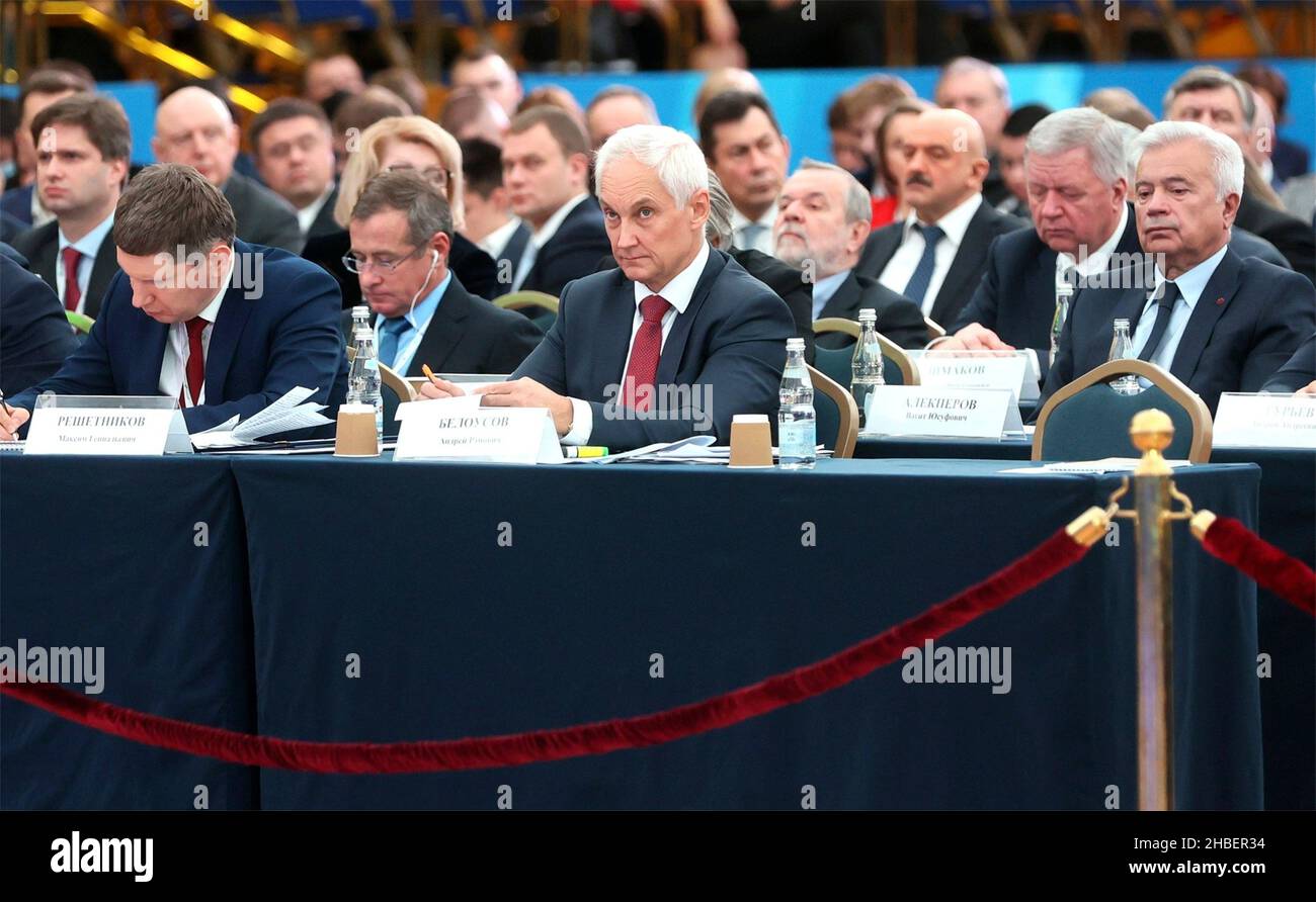 Moscou, Russie.17 décembre 2021.Ministres et chefs d'entreprise russes lors de la séance plénière du Congrès de l'Union russe des industriels et des entrepreneurs de 30th au Palais du Kremlin d'Etat, le 17 décembre 2021 à Moscou, Russie.Credit: Mikhail Metzel/Kremlin Pool/Alamy Live News Banque D'Images