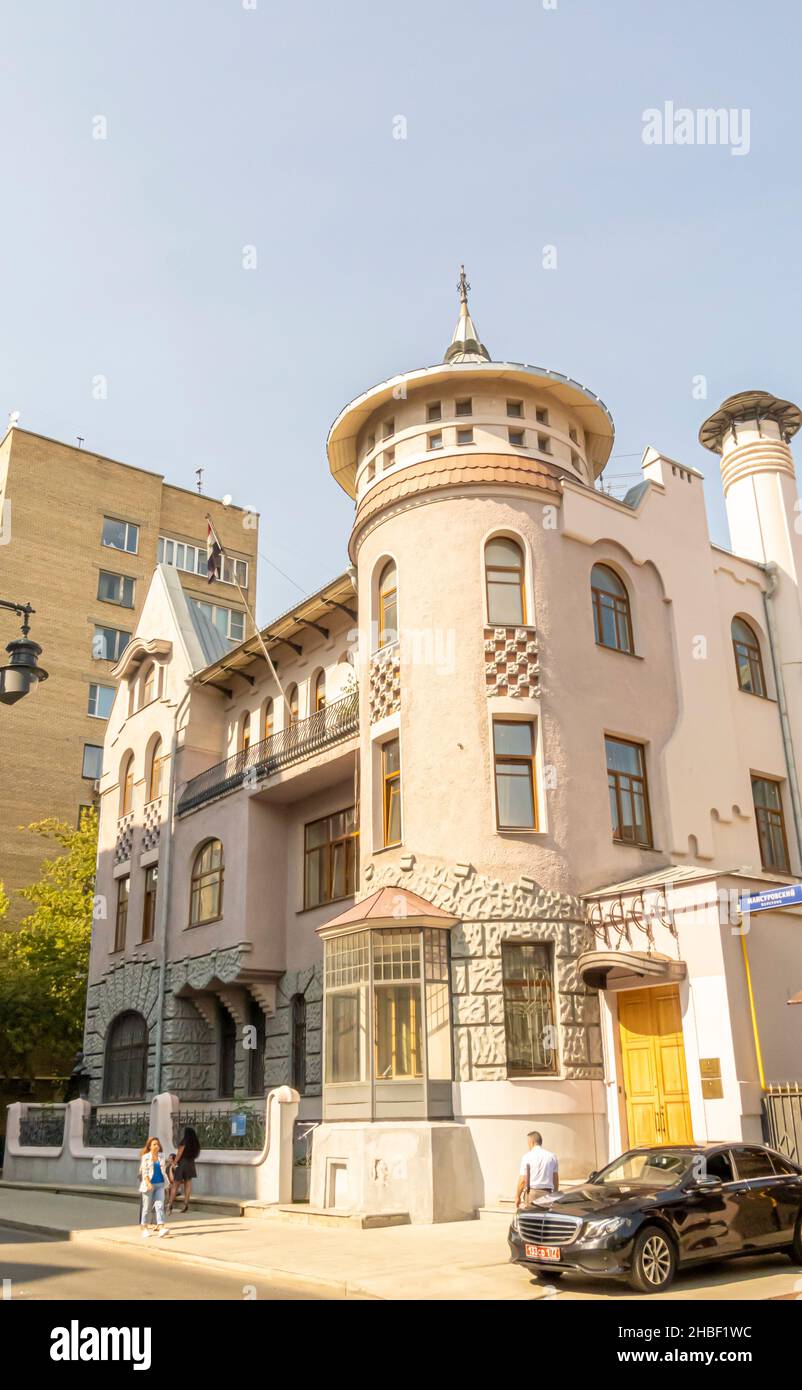 Maison de Loskov conçue dans le style art nouveau par l'architecte A Zrelenko en 1906.Ambassade de Syrie, Mansurovskiy Per, 4, Moscou, Russie Banque D'Images Maison de Loskov conçue dans le style art nouveau par l'architecte A Zrelenko en 1906.Ambassade de Syrie, Mansurovskiy Per, 4, Moscou, Russie Banque D'Images