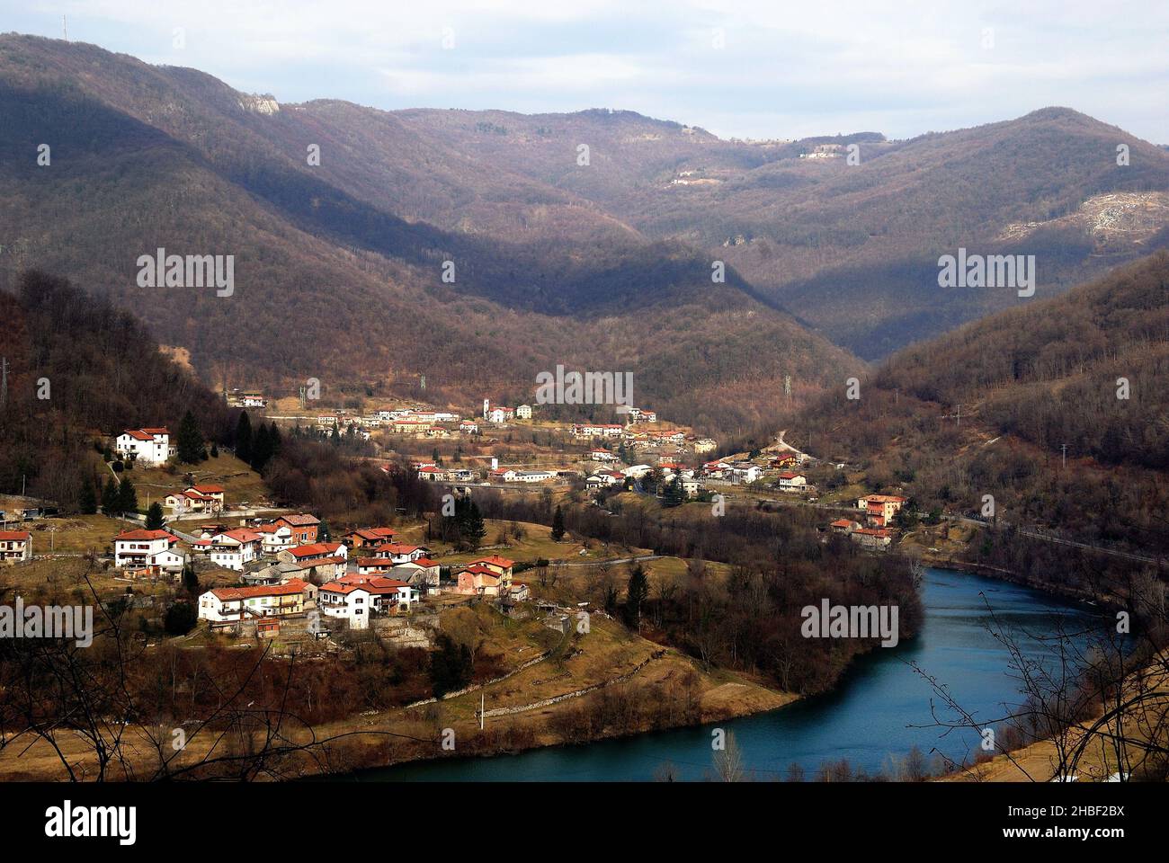 Slovénie, le village de Plave sur les rives de la Soca.Plava a été le théâtre de combats acharnés entre l'armée italienne et l'armée austro-hongroise. Banque D'Images