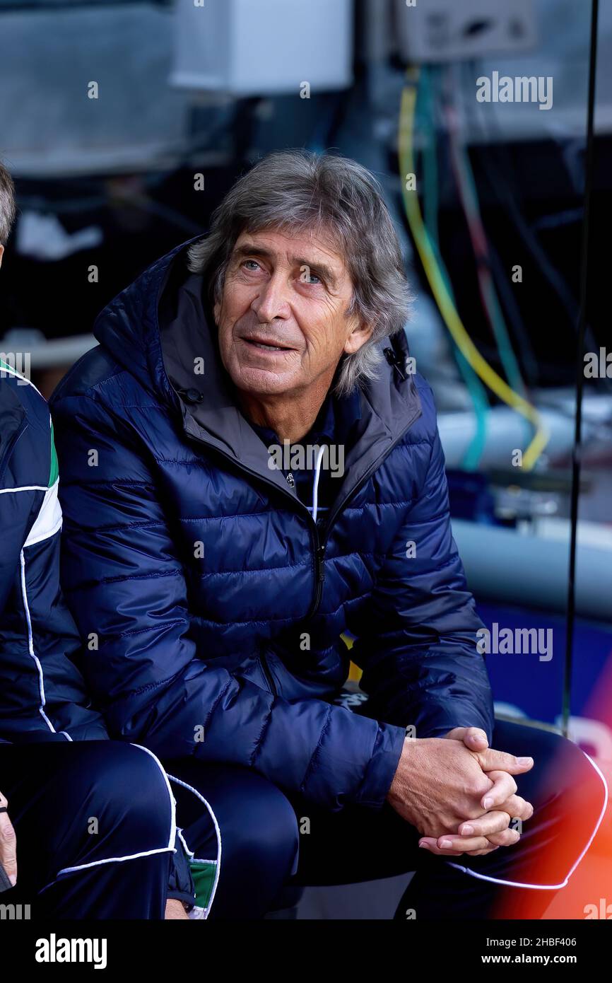 BARCELONE - DEC 4: Le directeur Manuel Pellegrini au match de la Liga entre le FC Barcelone et Real Betis Balompie au stade Camp Nou en décembre Banque D'Images