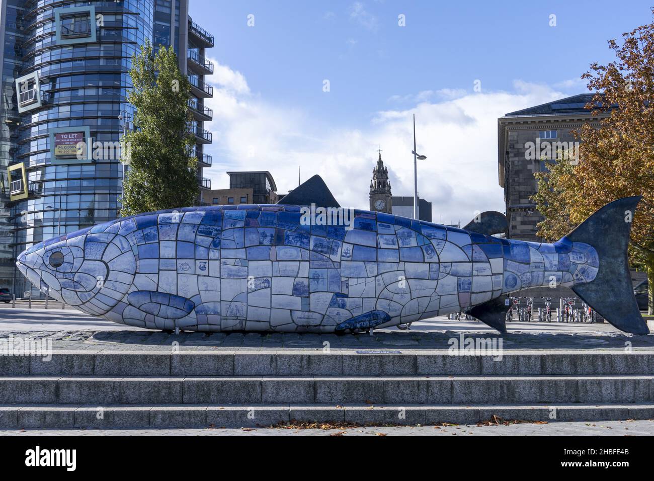 Big fish statue belfast Banque de photographies et d’images à haute