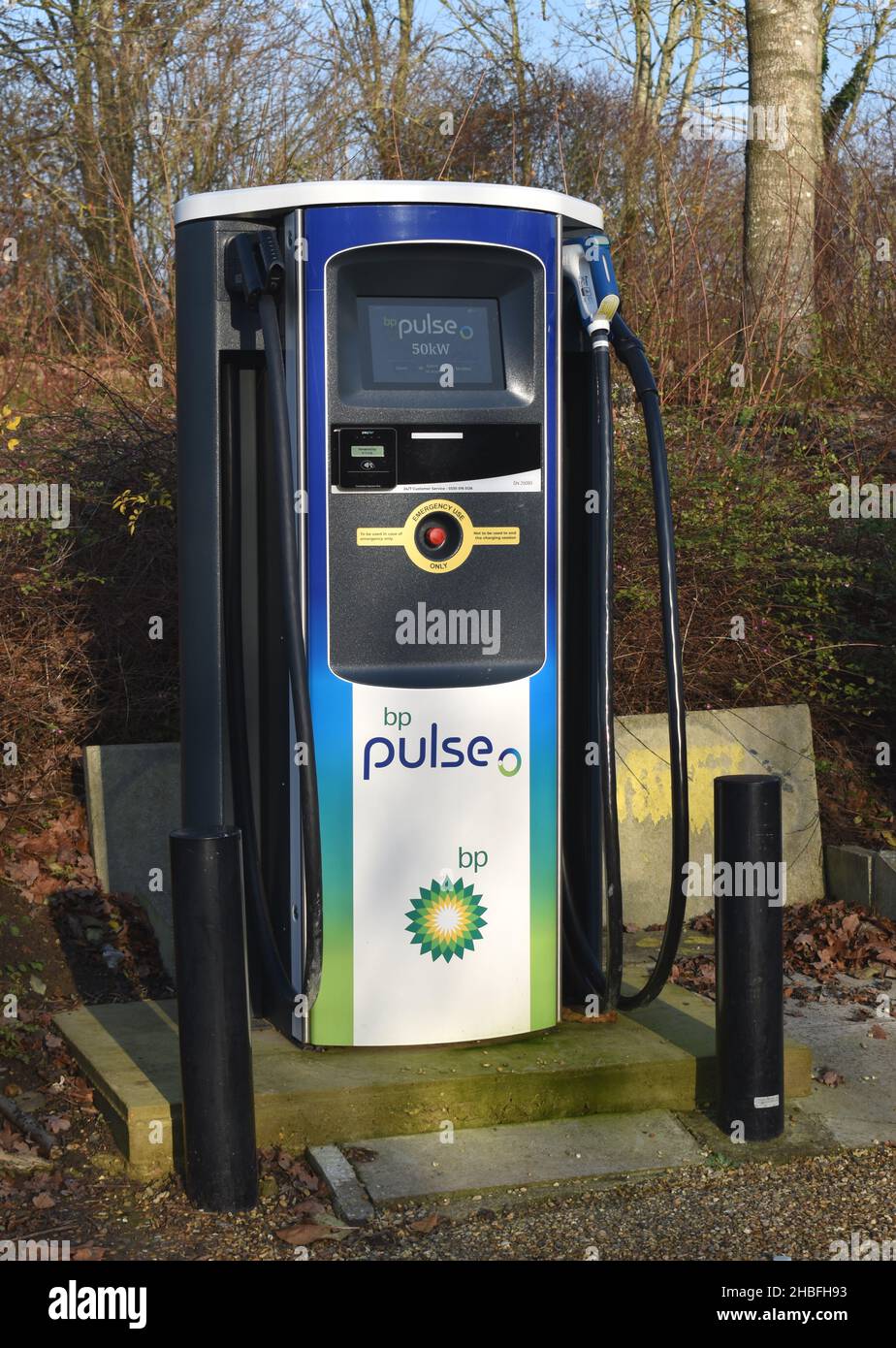 Chargeur de véhicule électrique à Howe Park Wood, Milton Keynes. Banque D'Images