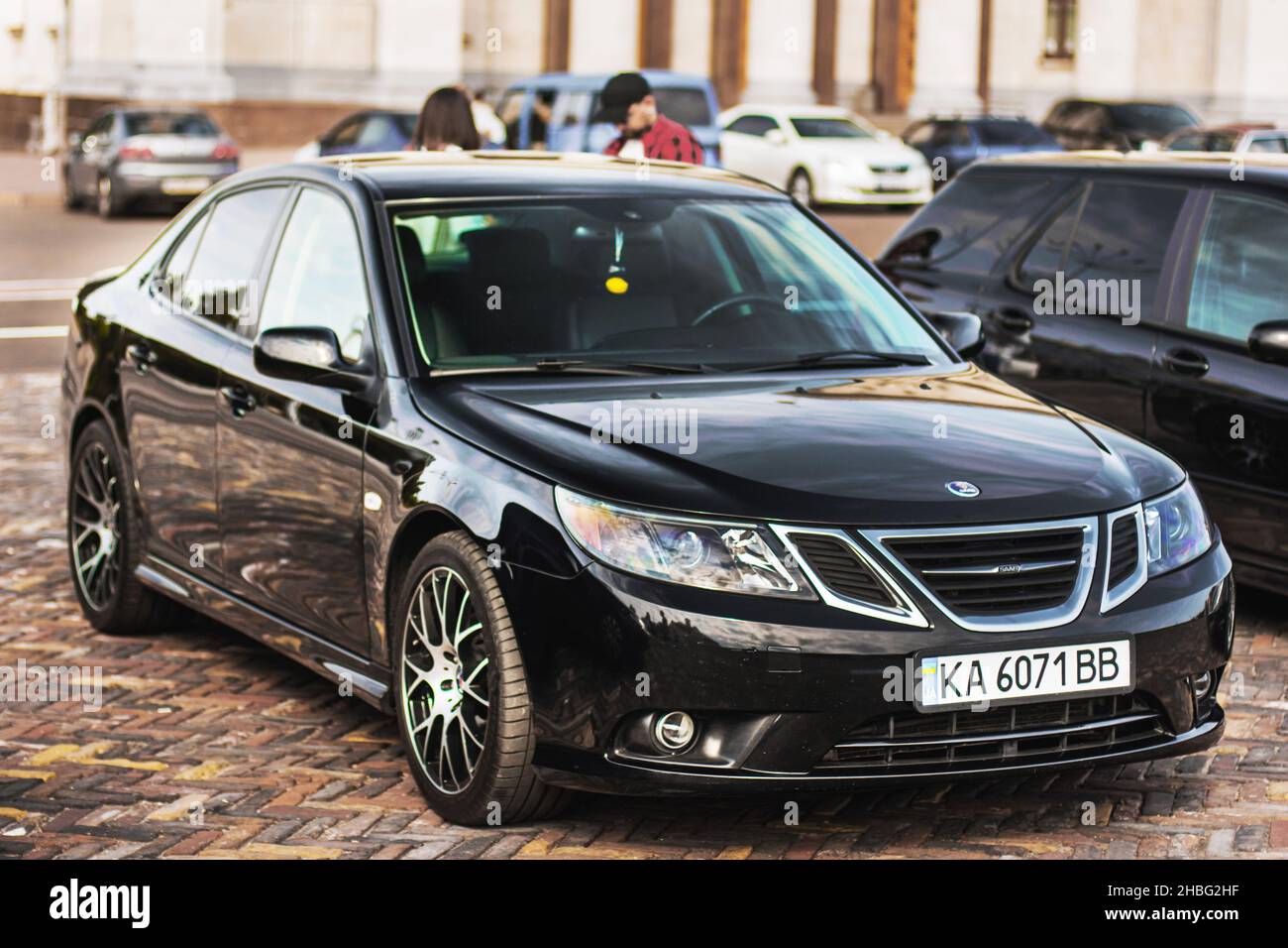 Chernigov, Ukraine - 24 juillet 2021 : Black Saab 9-3 dans le centre-ville Banque D'Images