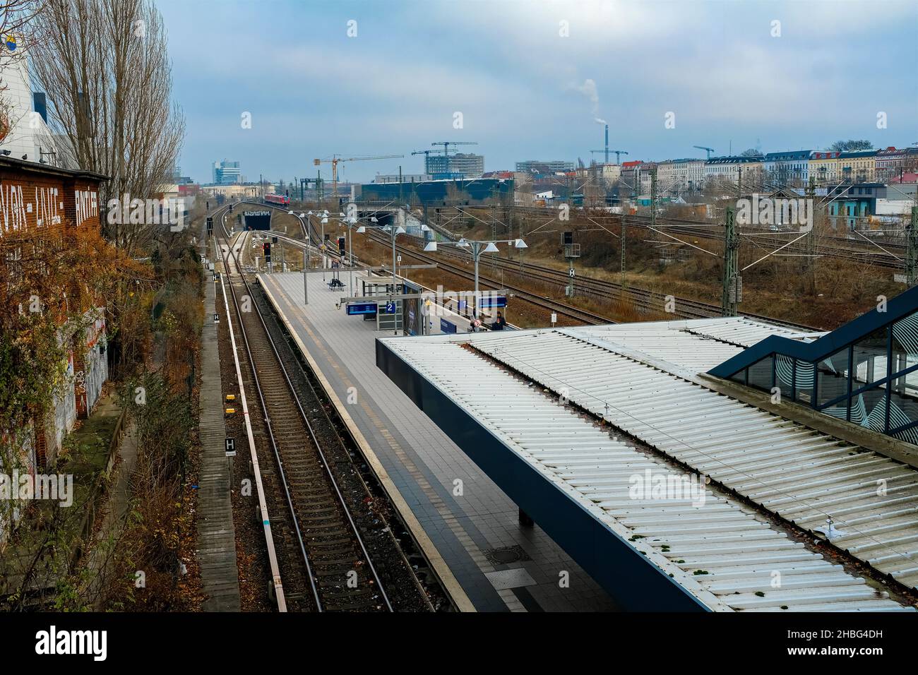 Berlin, Allemagne.Vue en hauteur sur la station de S-Bahn Westfalen dans le quartier de Spandau. Banque D'Images