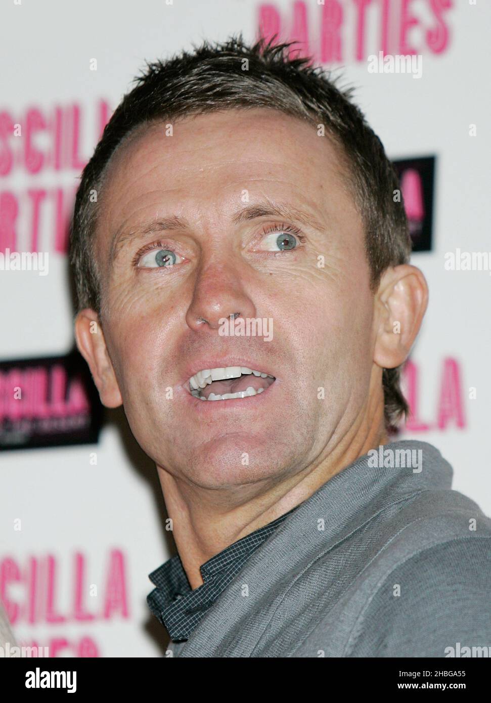 Dominic Cork assiste aux fêtes Priscilla au Palace Theatre de Londres Banque D'Images