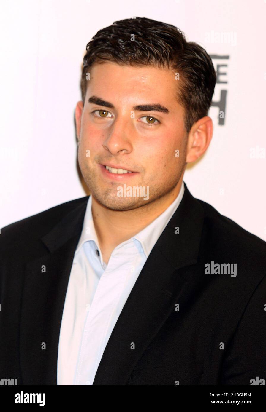 James argent de la seule voie est Essex arrivant à la Lemonade Mouth Disney Channel Premiere à BAFTA, Londres. Banque D'Images