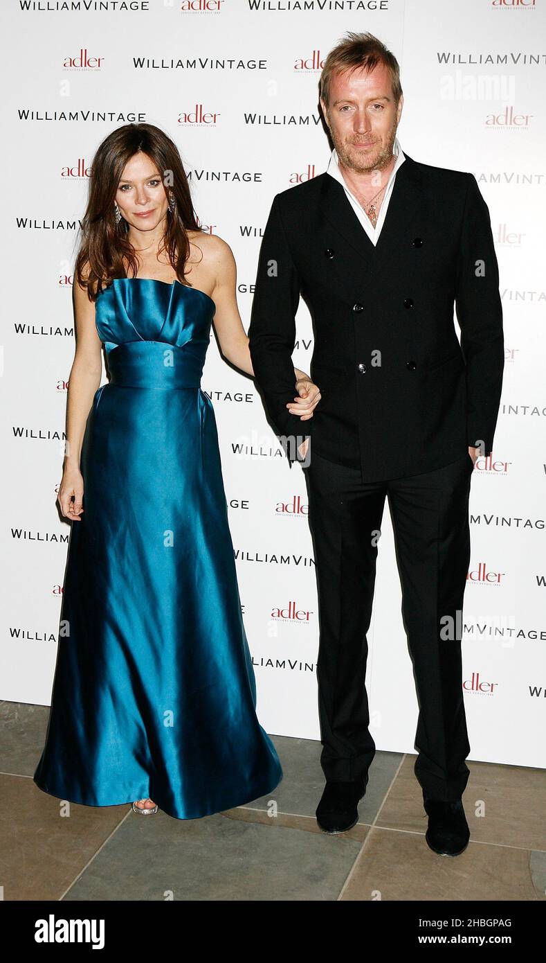 Anna Friel et Rhys Ifans assistant à un dîner privé au Hansom Hall de l'hôtel St Pancras Renaissance de Londres. Banque D'Images