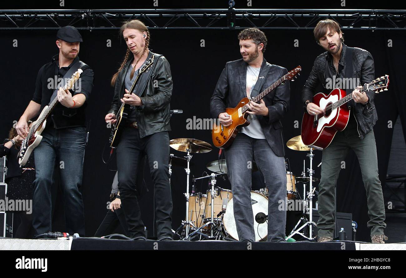 Les membres et Dave Haywood (à droite) de Lady Antebellum se sont produits sur scène au Hard Rock Calling Day 2 à Hyde Park, le samedi 14,2012 juillet. Banque D'Images