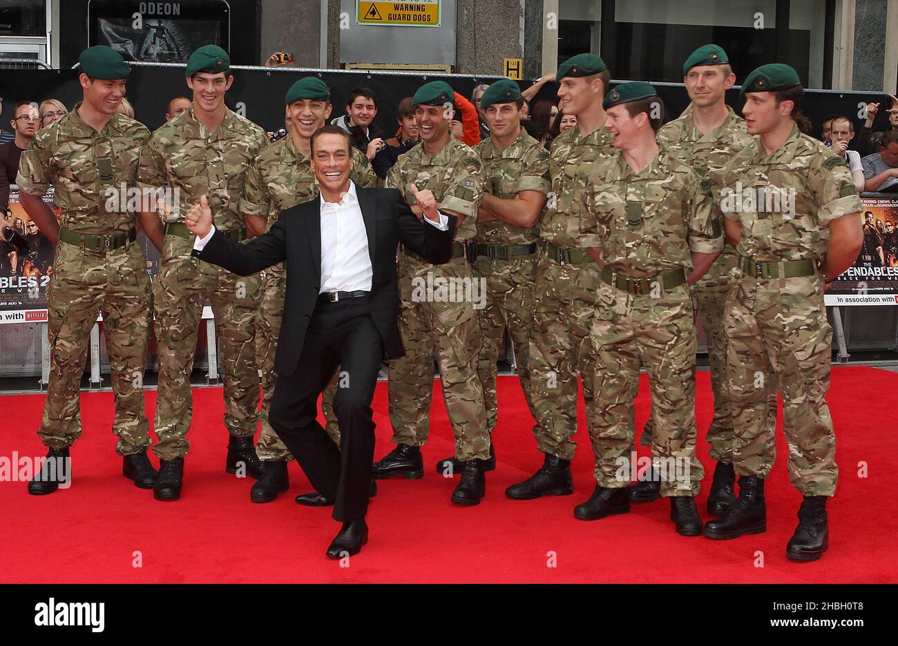 Jean-Claude Van Damme assiste au premier ministre britannique Expendables 2 « Back for War » à l'Empire Theatre de Leicester Square, Londres. Banque D'Images