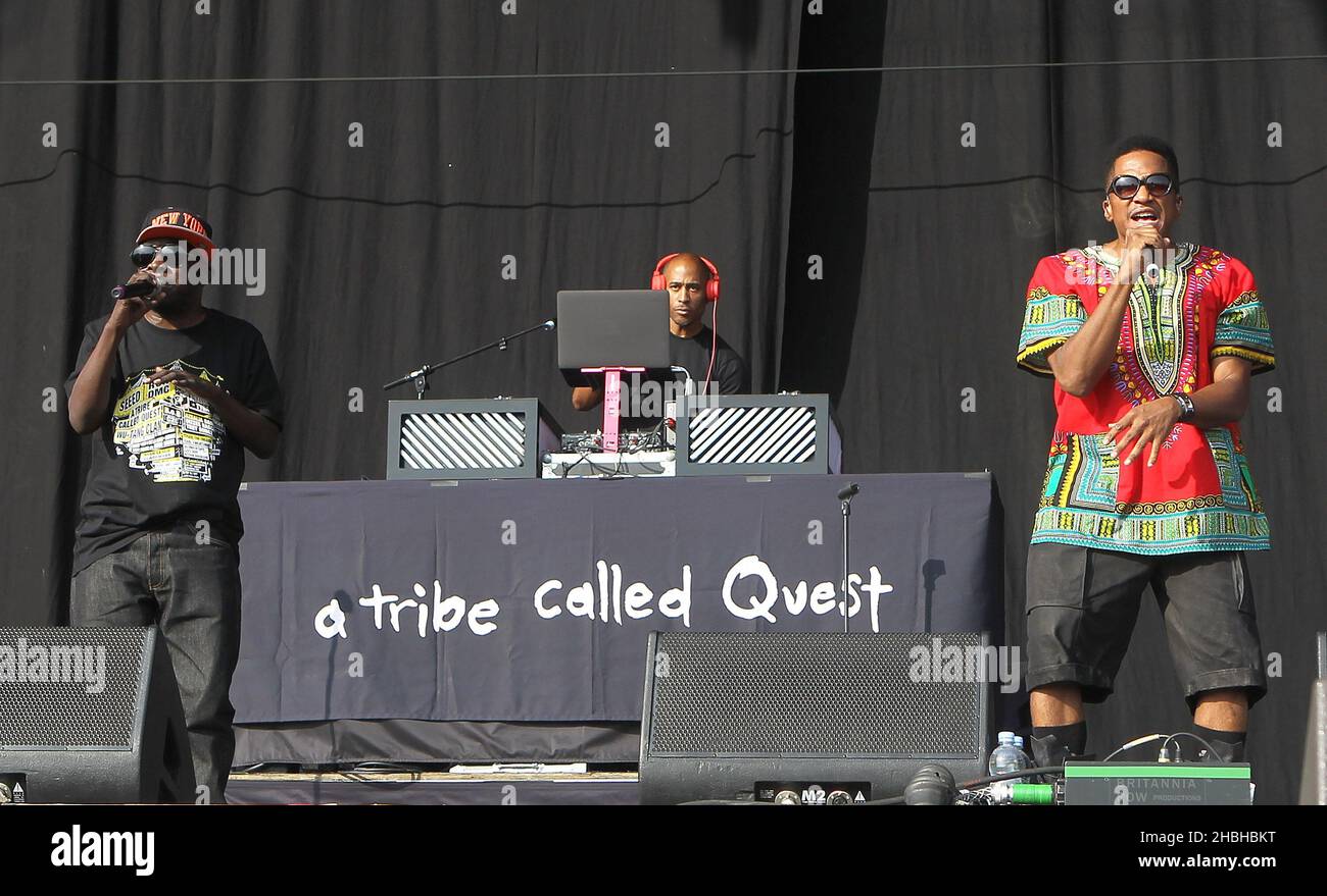 Phife Dawg, Ali Shaheed, et Jarobi White d'une tribu appelée Quest Perform on stage au Wireless Festival le jour 3 à Olympia Park à Stratford, dans l'est de Londres. Banque D'Images