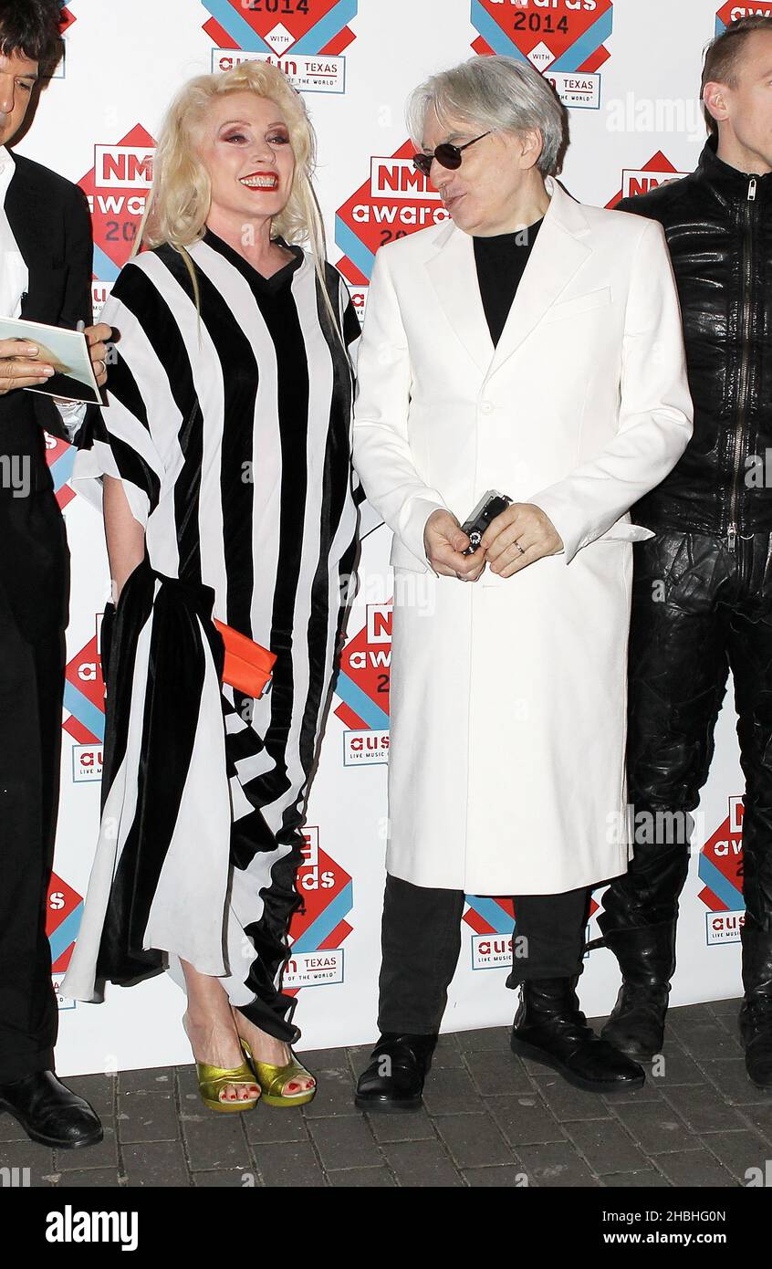 Deborah Harry et Chris Stein de Blondie qui assistent aux Prix NME à la Brixton Academy de Londres en 02. Banque D'Images
