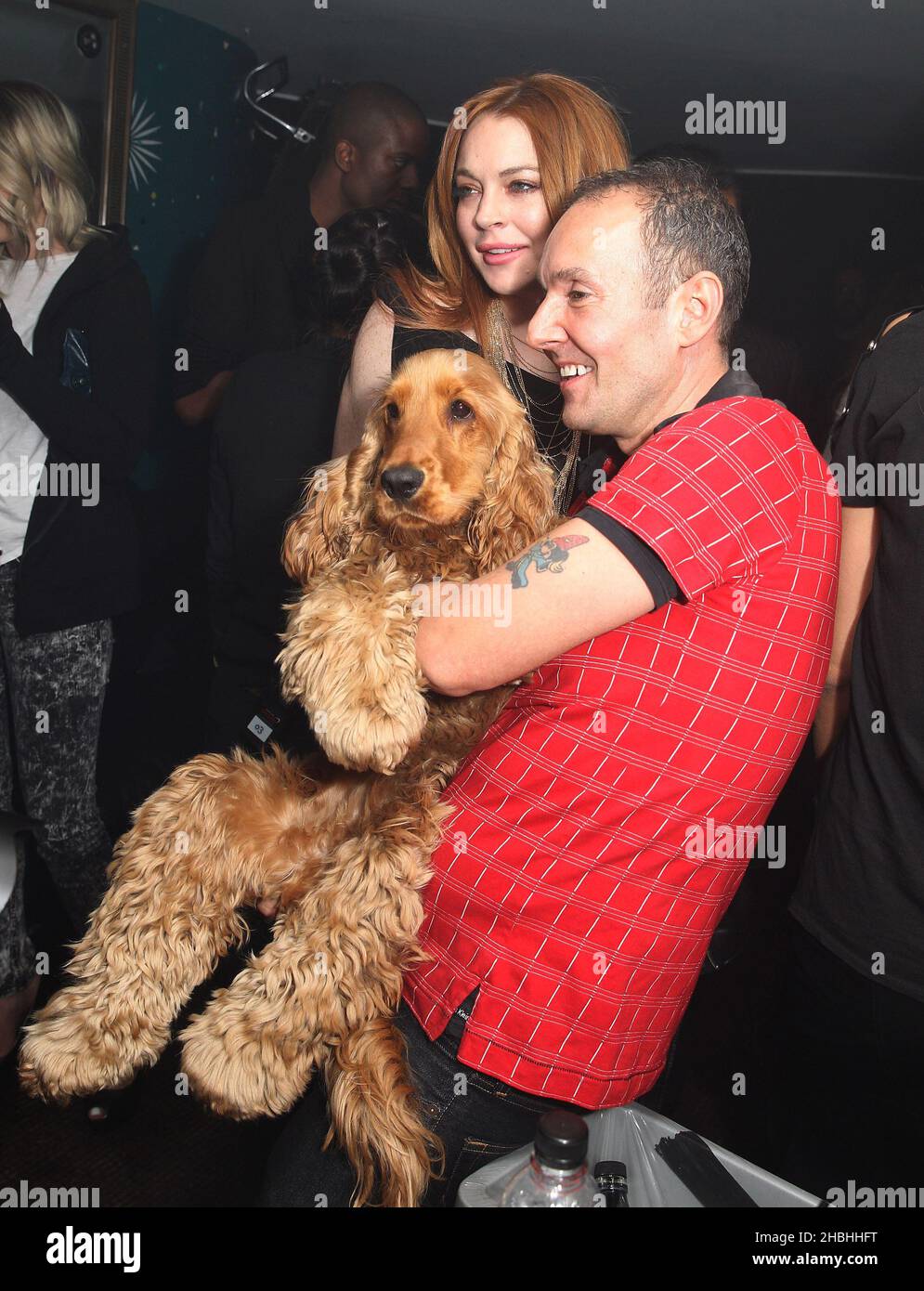 Lindsay Lohan et Jeremy Joseph avec Jacob, le chien de fond au ciel de G-A-y à Londres. Banque D'Images