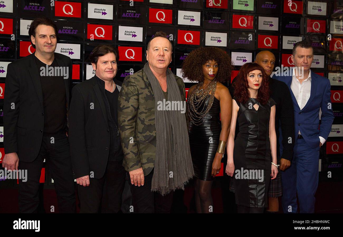 Jim Kerr et les esprits simples et les invités assistent aux Xperia Access Q Awards au Grosvenor House Hotel à Londres. Banque D'Images