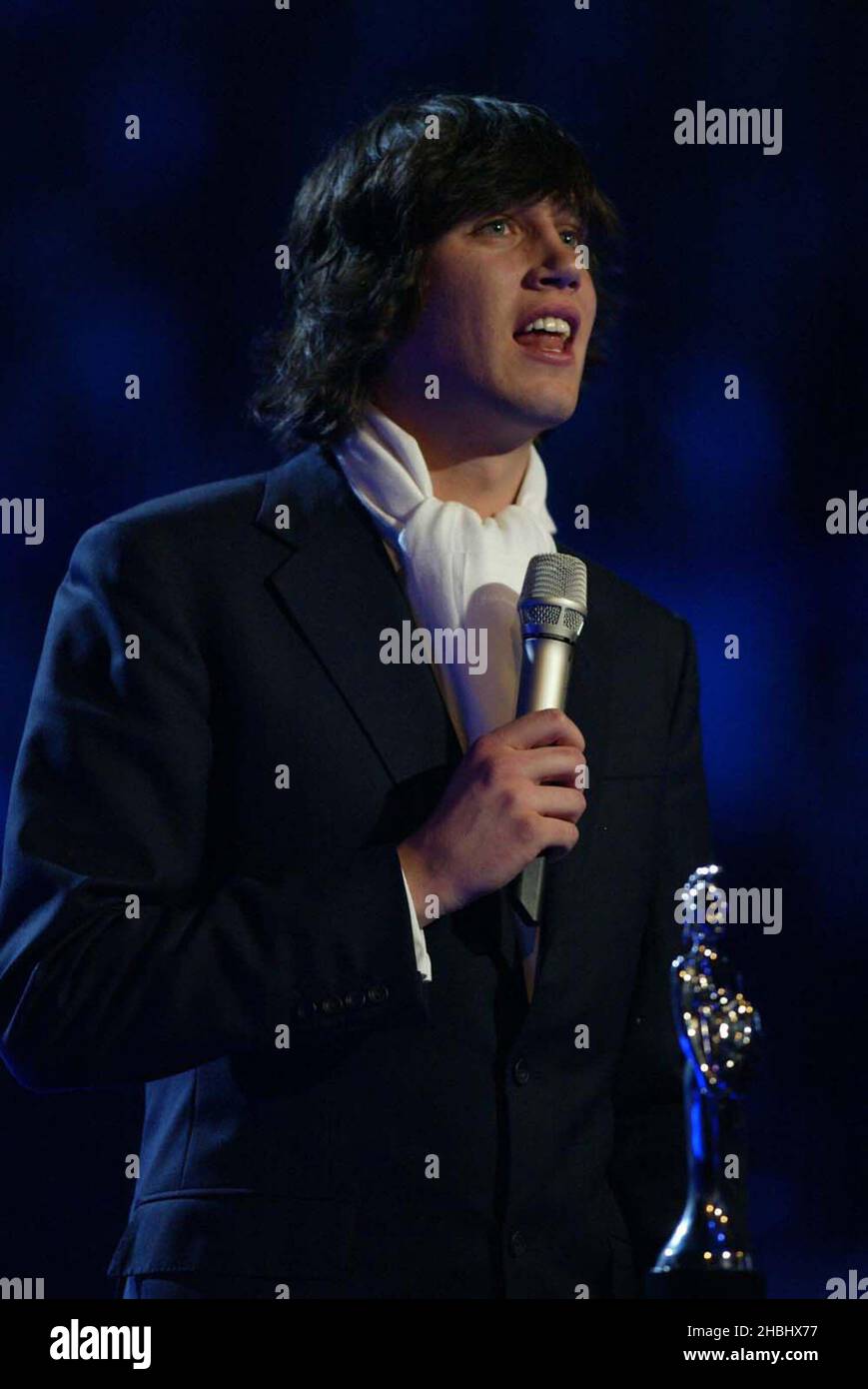 Vernon Kay photographié aux Brit Awards 2003 à Londres. 3/4 Banque D'Images