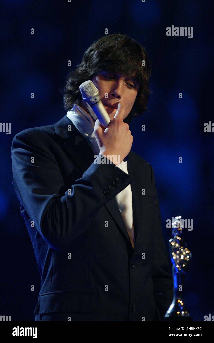 Vernon Kay photographié aux Brit Awards 2003 à Londres. 3/4 Banque D'Images