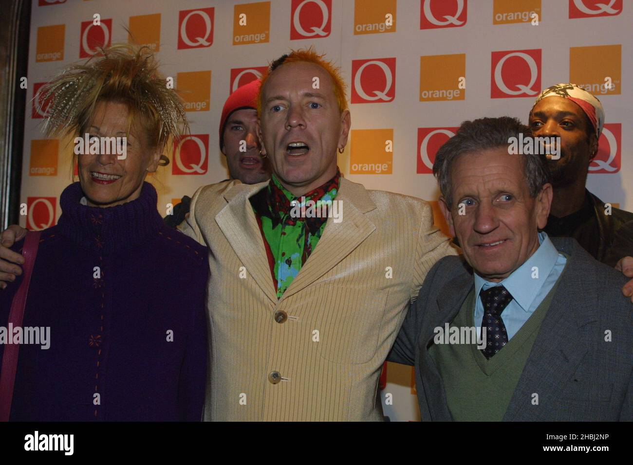 John Lydon, épouse et papa aux Q Awards organisés au Park Lane Hotel de Londres. Banque D'Images