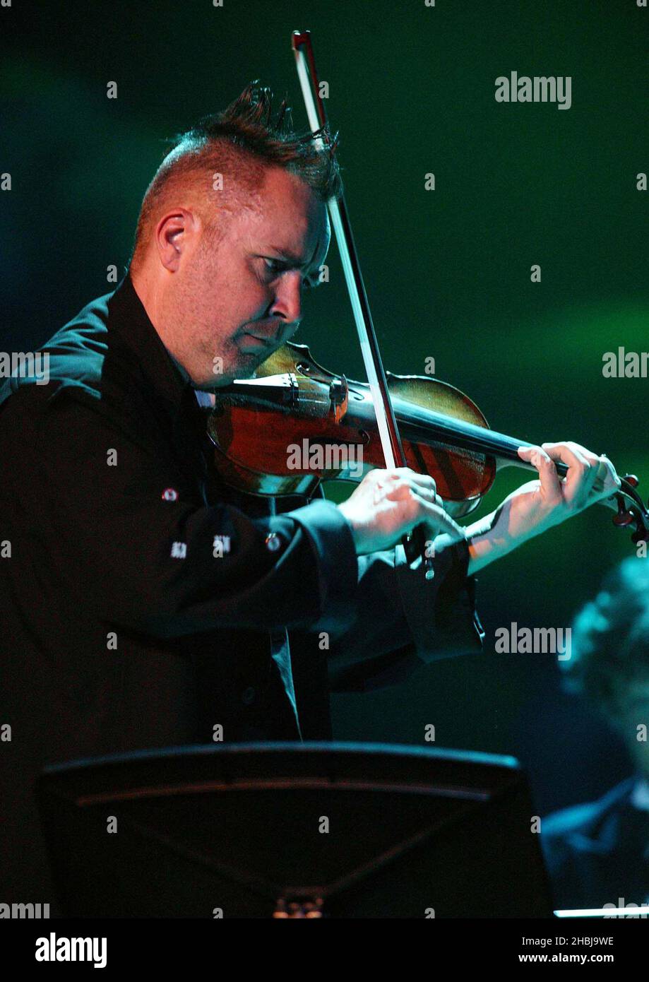 LONDRES - 26 MAI : Nigel Kennedy à la cinquième édition annuelle des « Classical Brit Awards » au Royal Albert Hall le 26 mai 2004 à Londres. Banque D'Images