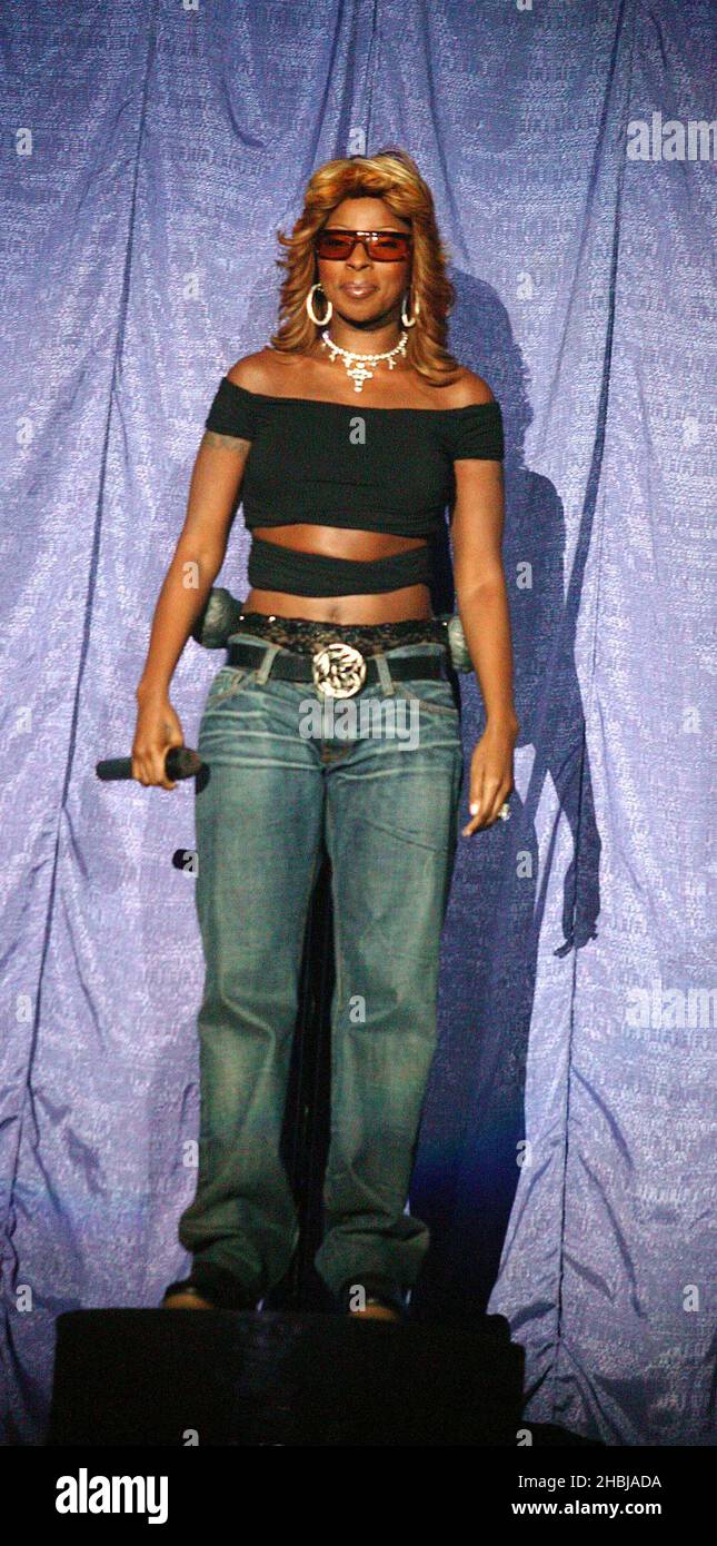 Mary J Blige se produit lors de son « Love & Life Tour » au Wembley Arena de Londres. Banque D'Images