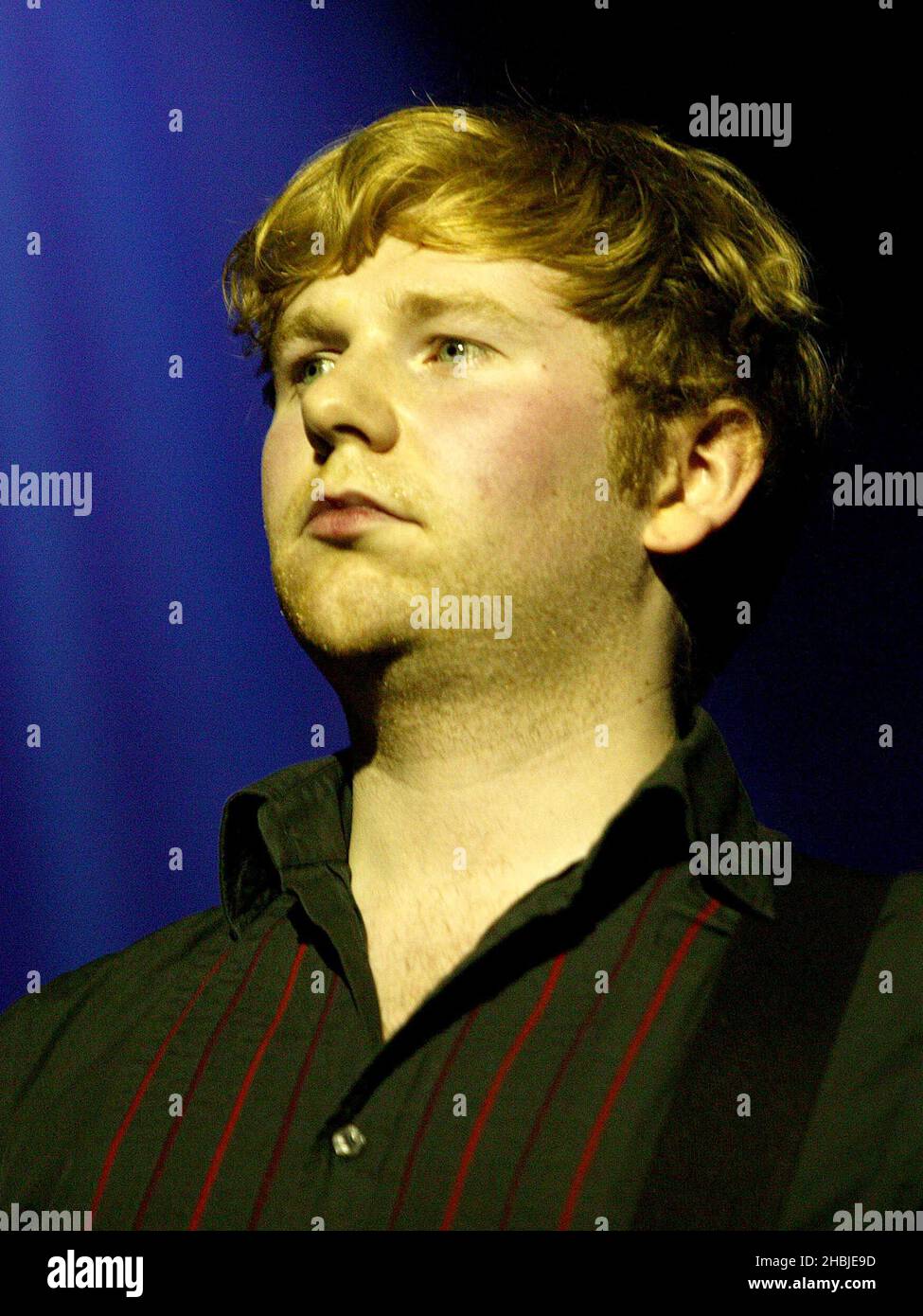 Robert Hardy;Alexander Kapranos;Nicholas McCarthy;Paul Thomson du groupe Franz Ferdinand se produit sur scène lors des trois dernières dates de Londres de leur tournée britannique à la Carling Academy Brixton le 28 octobre 2004 à Londres. Banque D'Images
