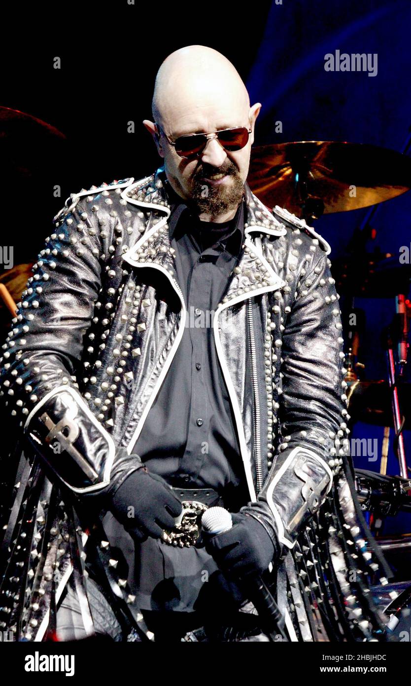 Rob Halford de Judas Priest se produit sur scène au Carling Apollo, Hammersmith à Londres. Banque D'Images