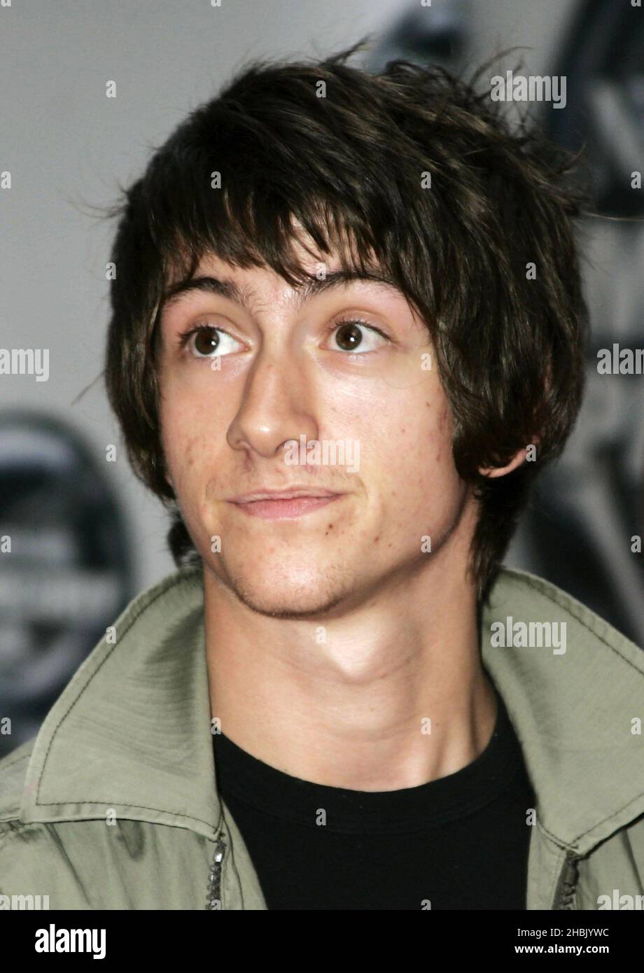 Alex Turner de Arctic Monkeys participe au prix national du mercure 2006 au Grosvenor House Hotel - Londres. Divertissement Banque D'Images Alex Turner de Arctic Monkeys participe au prix national du mercure 2006 au Grosvenor House Hotel - Londres. Divertissement Banque D'Images