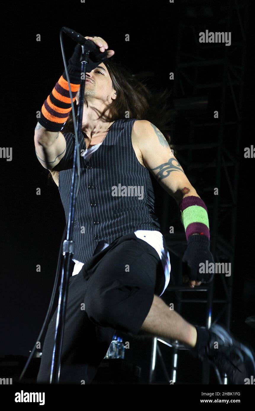 Anthony Keidis, chanteur de Red Hot Chili Peppers, se produit au Roundhouse le 22 novembre 2006 à Londres. Banque D'Images