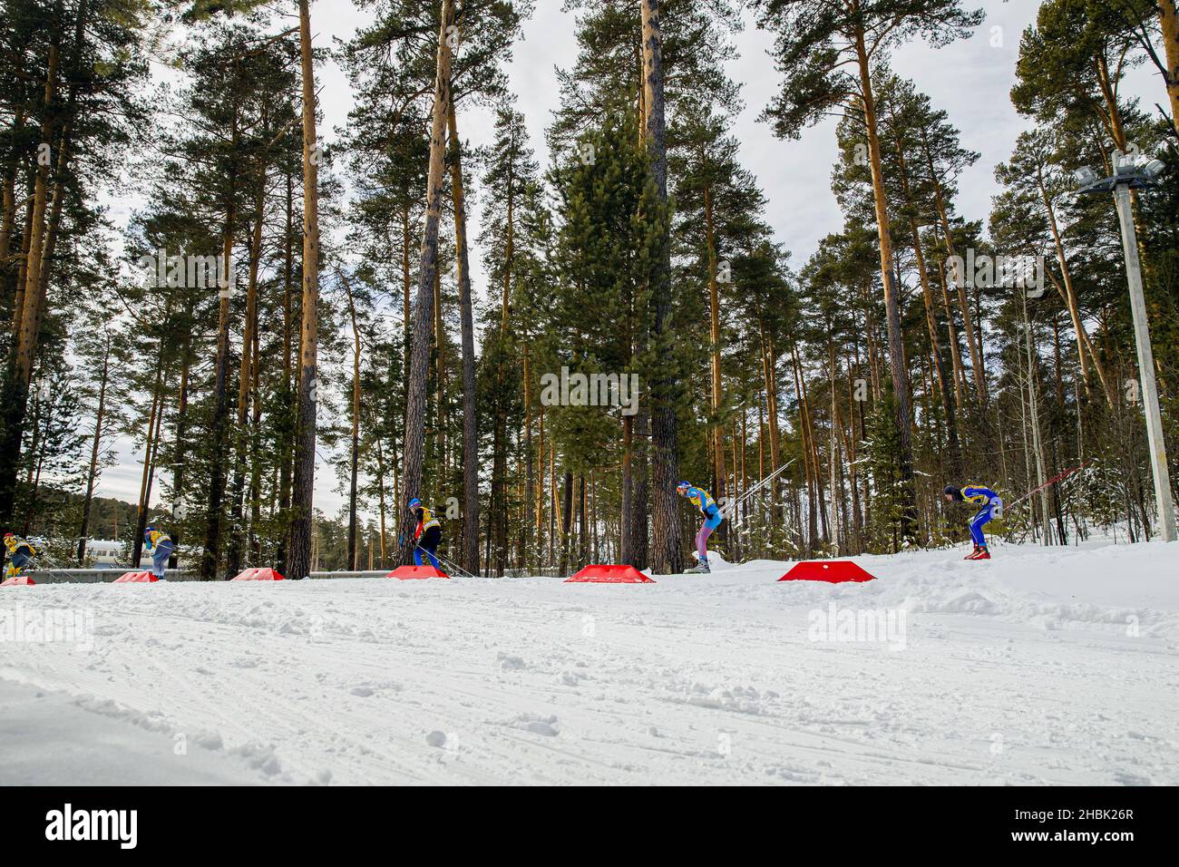 Russie, Zlatoust - 17 mars 2019 : groupe d'athlètes de ski course de ski 'Winged Horse' Banque D'Images