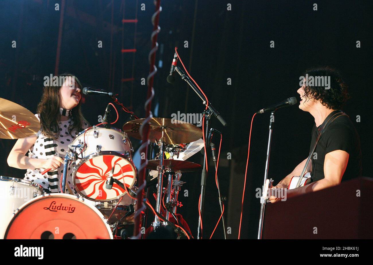 Les White Stripes se sont produits sur scène au Wireless Festival O2 à Hyde Park, Londres. Banque D'Images