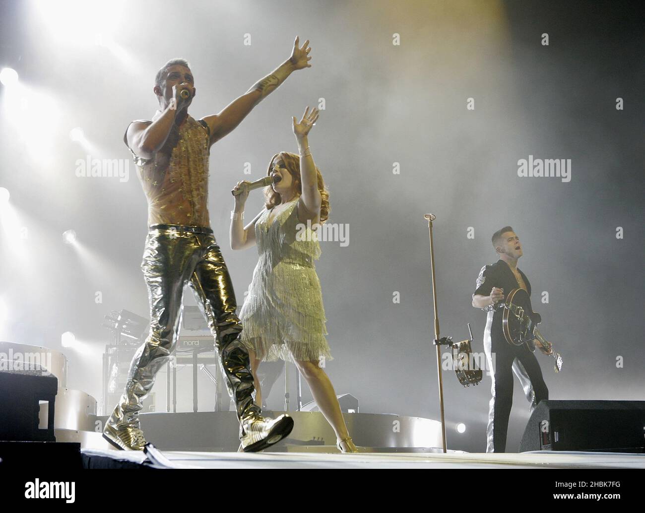 Les Scissor Sisters se réalisent à la 02 Arena, North Greenwich. Banque D'Images