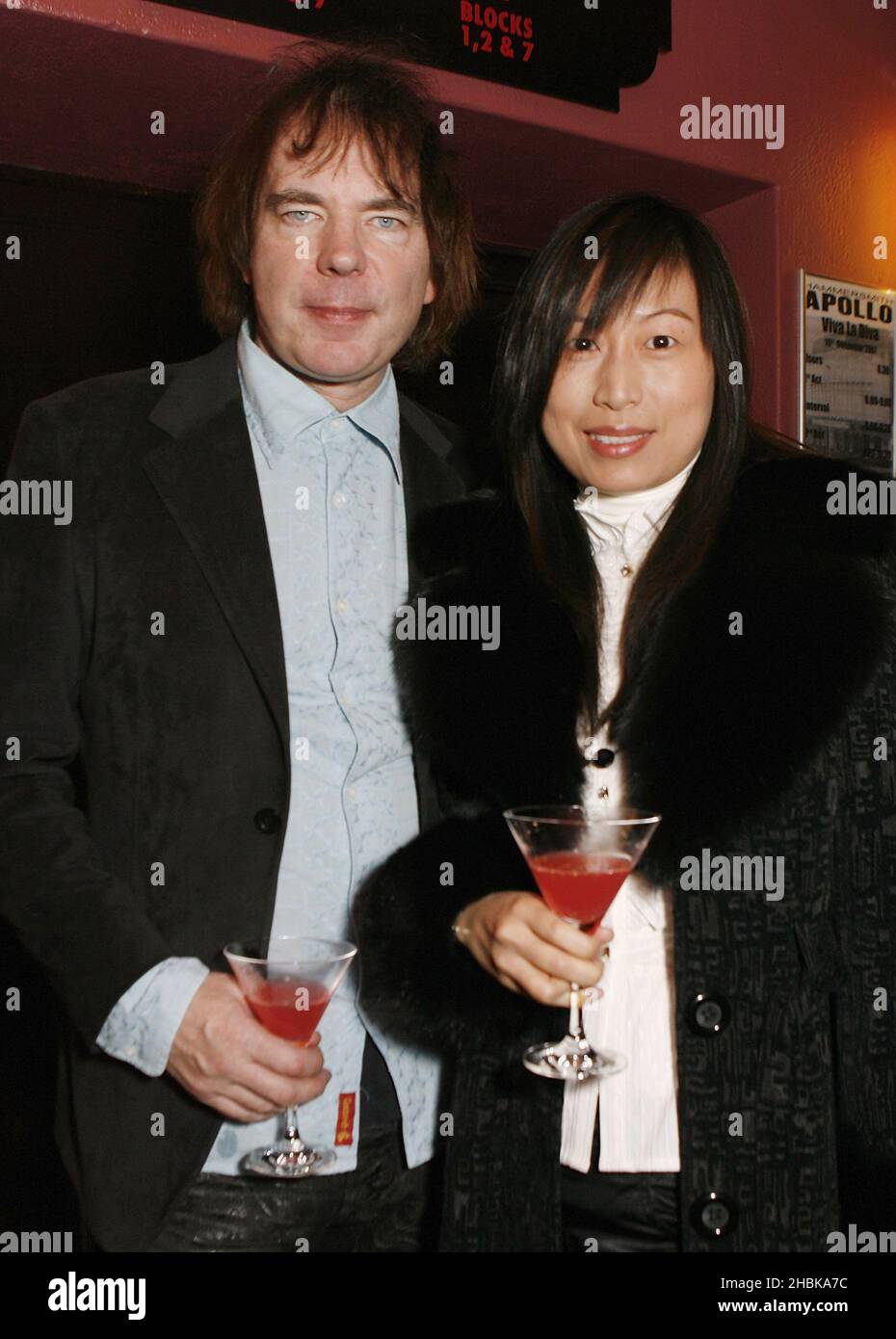 Julian Lloyd Webber et partenaire à la réception à la Viva la Diva, Carling Apollo, Hammersmith, Londres. Banque D'Images