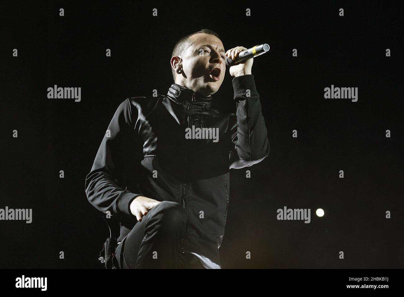 Chester Bennington du groupe de rock Linkin Park se présentant à la O2 Arena dans le sud-est de Londres. Banque D'Images