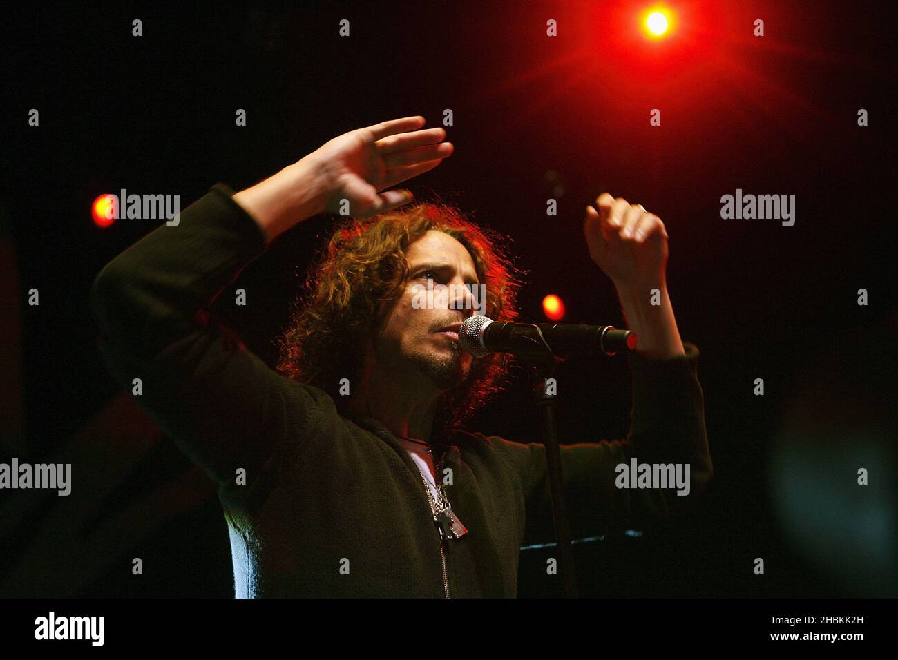 Chris Cornell de Soundgarden, Audiolave joue en solo au Shepherd's Bush Empire, Londres. Banque D'Images