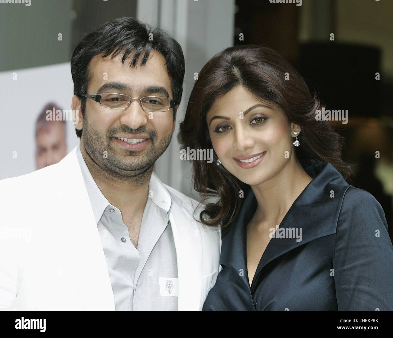 Shilpa Shetty, actrice et mannequin indienne, a lancé 'Shilpa's Gourmet Creations', une gamme de repas, chutneys et cornichons authentiques, suite à l'annonce qu'elle et son entrepreneur de fiancé Raj Kundra ont acquis une participation dans le groupe gastronomique V8, au restaurant Tiffinbits, St Pauls Banque D'Images
