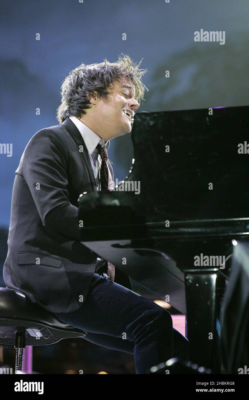 Jamie Cullum joue sur scène au concert « We Love Abba, Thank You for the Music » à Hyde Park, Londres. Banque D'Images