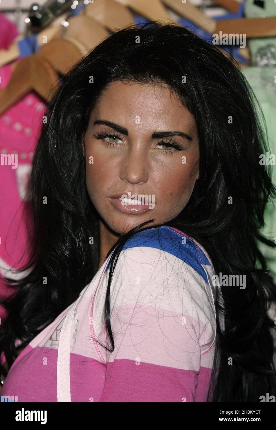 Katie Price arrive au spectacle équestre de l'Olympia, Londres Banque D'Images