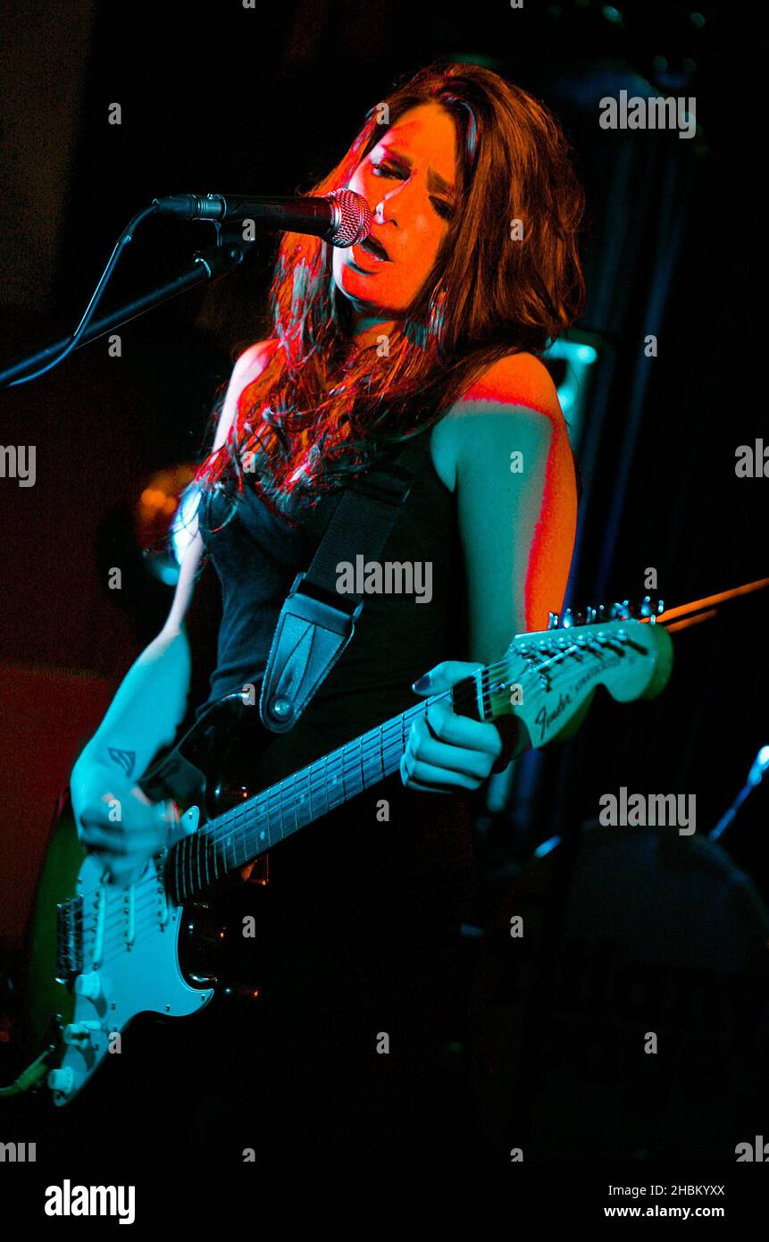 Tiffany page se produit en direct pour le Q The Music Club au Hard Rock Cafe de Londres Banque D'Images