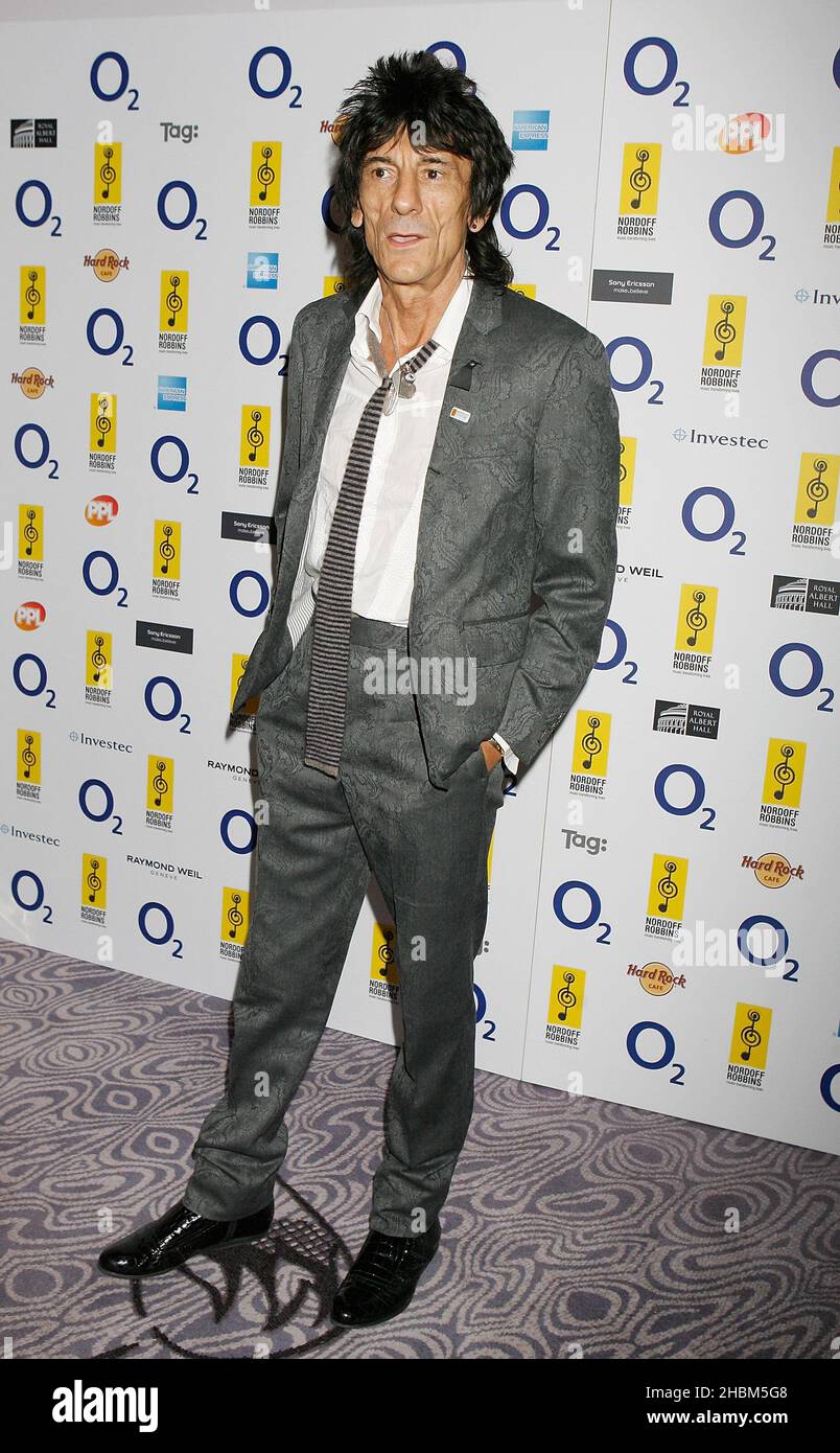 Ronnie Wood arrive aux Silver Cleff Awards à l'hôtel Hilton, Park Lane, Londres Banque D'Images