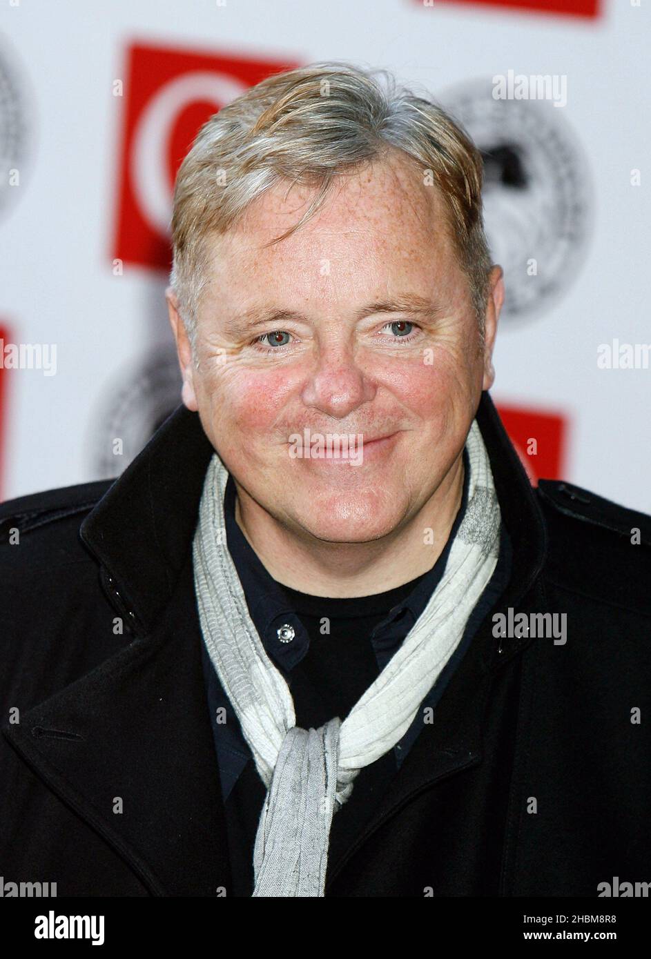 Bernard Sumner arrive aux Q Awards à Londres le 25 octobre 2010. Banque D'Images