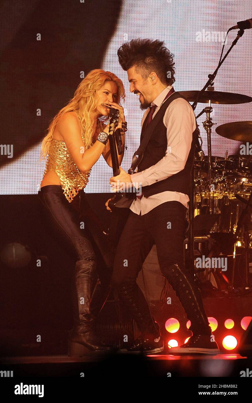 Shakira se produit à la 02 Arena de Londres le 20 décembre 2010. Banque D'Images