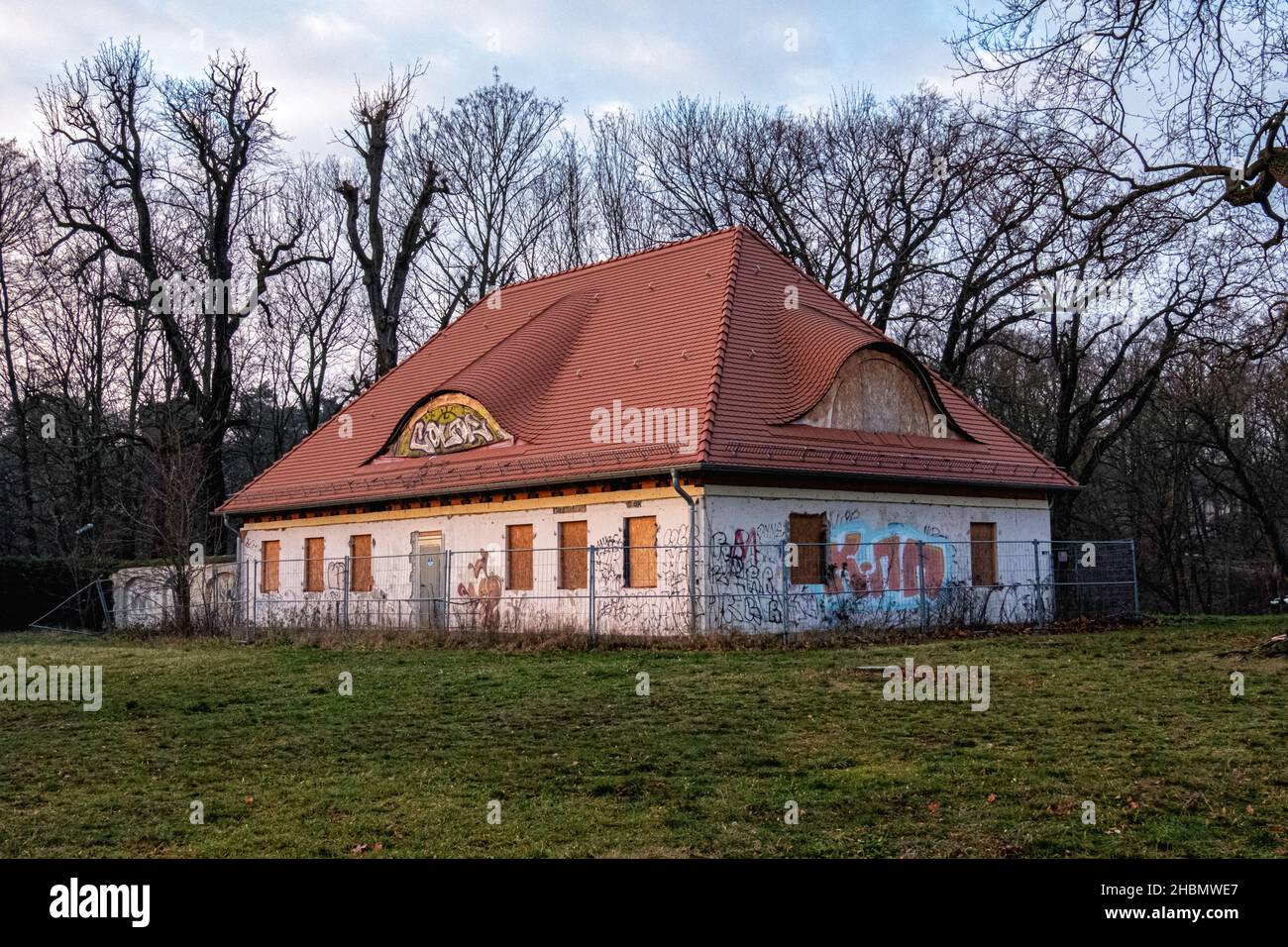 Maison de gardien du manoir historique Neukladow sur les rives de la Havel, Neukladower Allee 9-12, Kladow, Spandau, Berlin Banque D'Images