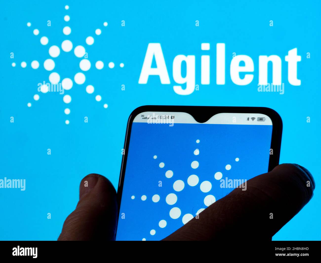 Ukraine.20th décembre 2021.Sur cette photo, le logo Agilent technologies, Inc. Apparaît sur un smartphone et en arrière-plan.(Credit image: © Igor Golovniov/SOPA Images via ZUMA Press Wire) Banque D'Images