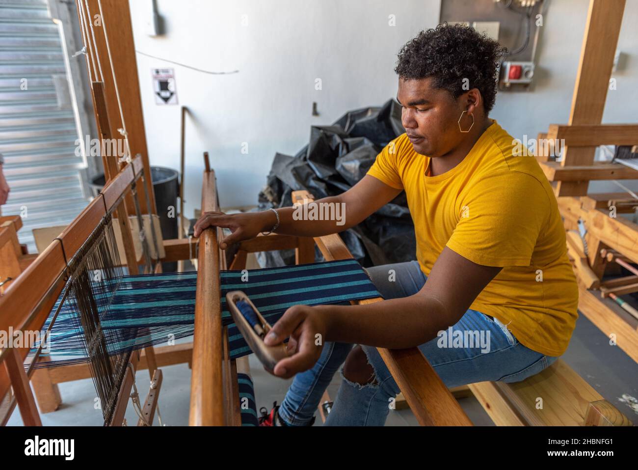 Tissage à Barrydale Hand Weavers, Barrydale, Western Cape, Afrique du Sud, 20 décembre 2021. Banque D'Images