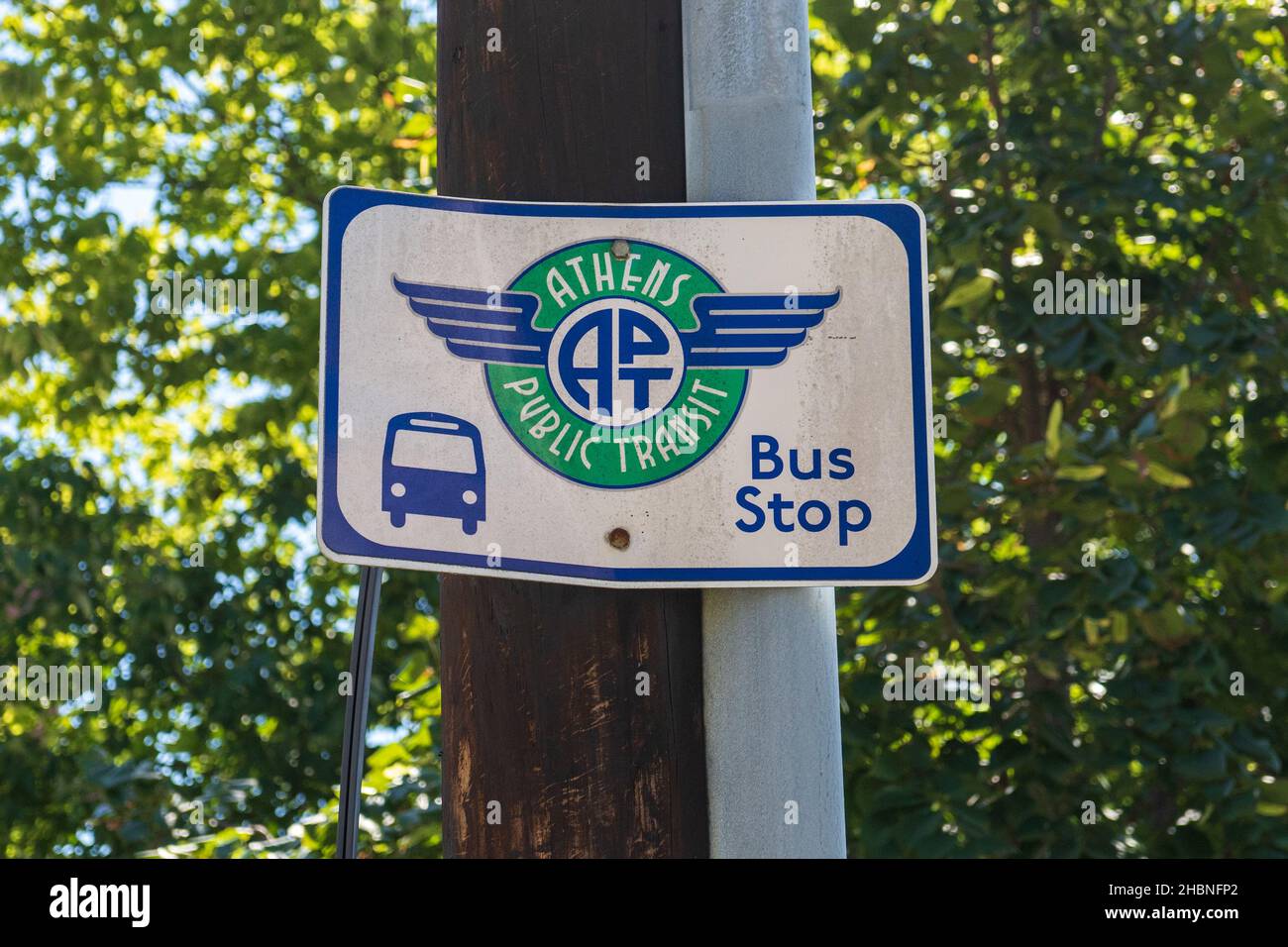 Athènes, Ohio - 9 septembre 2021 : panneau d'arrêt du transport en commun d'Athènes Banque D'Images