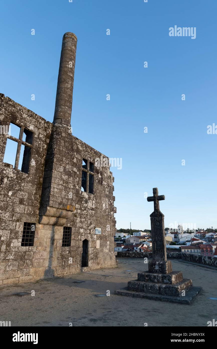 Museu Arqueológico avec le Cruzeiro do Senhor do Galo historique le long du Camino Portugais à Barcelone, Portugal.Cette route du Camino de Santiag Banque D'Images