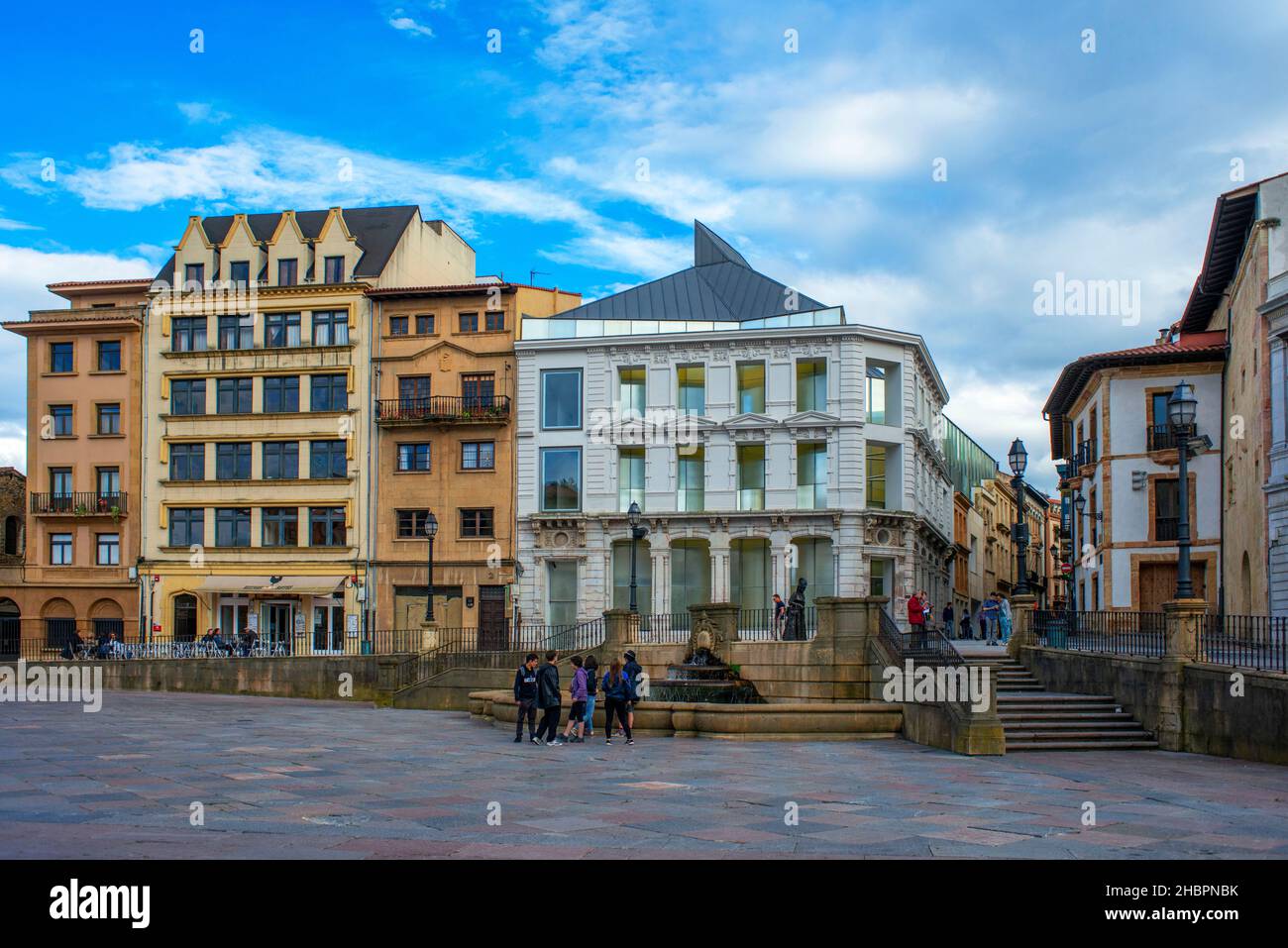 Bâtiments historiques de la Plaza Alfonso II, Oviedo, Asturies, Espagne, Europe Banque D'Images