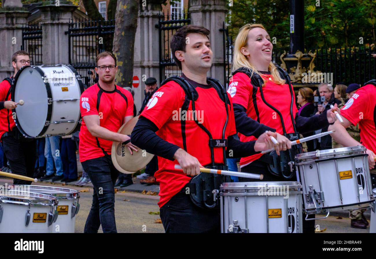 Les batteurs à la tête du flotteur de Piper de DLA au Lord Mayor's Show, 2021, Londres, Royaume-Uni Banque D'Images