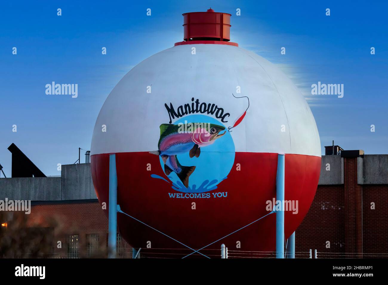 Manitowoc, WI USA décembre 20 2021: Usine de traitement des eaux usées, où ils imitèrent le flotteur de pêche avec une décoration appropriée Banque D'Images
