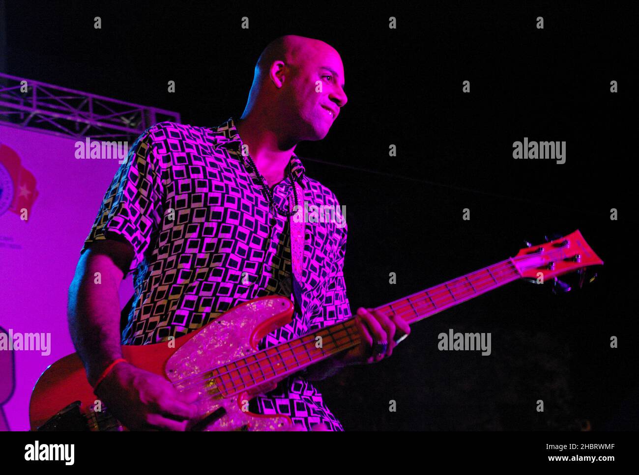 2010s Vietnam: PEPFAR, Ambassade des États-Unis hôte de la fièvre dengue concert à Hanoi ca.26 novembre 2011 Banque D'Images